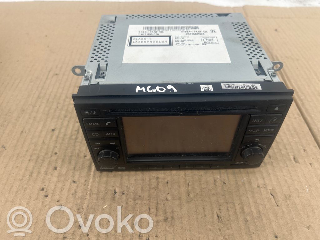Nissan Qashqai Panel / Radioodtwarzacz CD/DVD/GPS 
