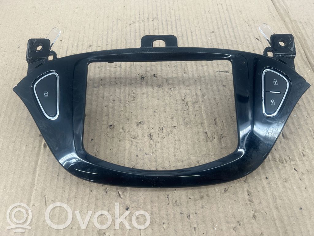 Opel Corsa E Radiouztvērēja / navigācija dekoratīvā apdare 