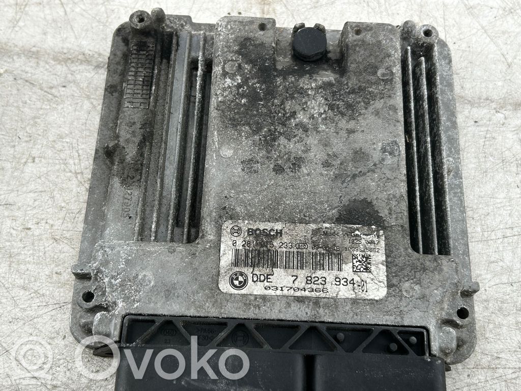 BMW 1 E81 E87 Engine control unit/module 