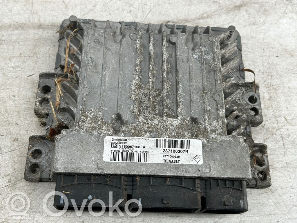 Renault Megane III Engine control unit/module 