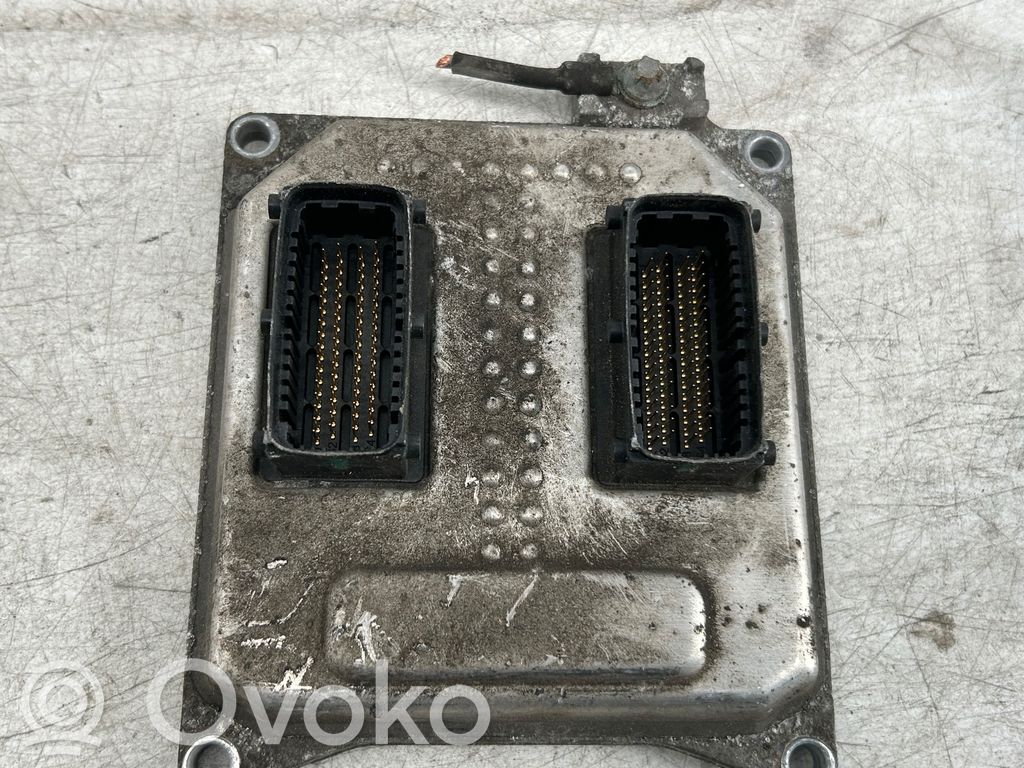 Opel Zafira B Engine control unit/module 