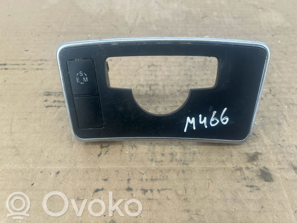 Mercedes-Benz CLS C218 X218 Inne przełączniki i przyciski 