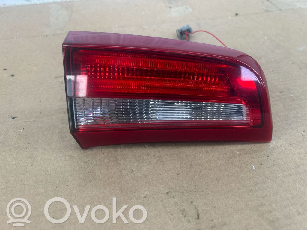 Volvo S60 Lampy tylnej klapy bagażnika 