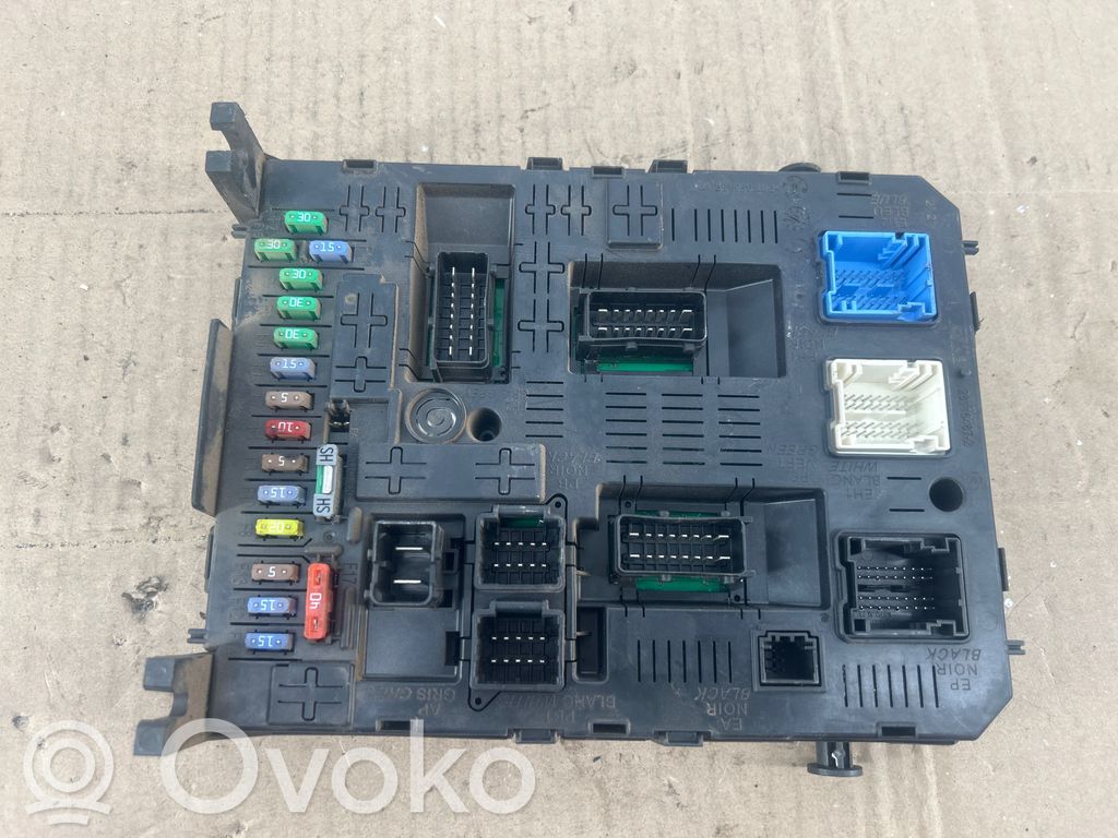 Peugeot 308 Módulo de fusible 