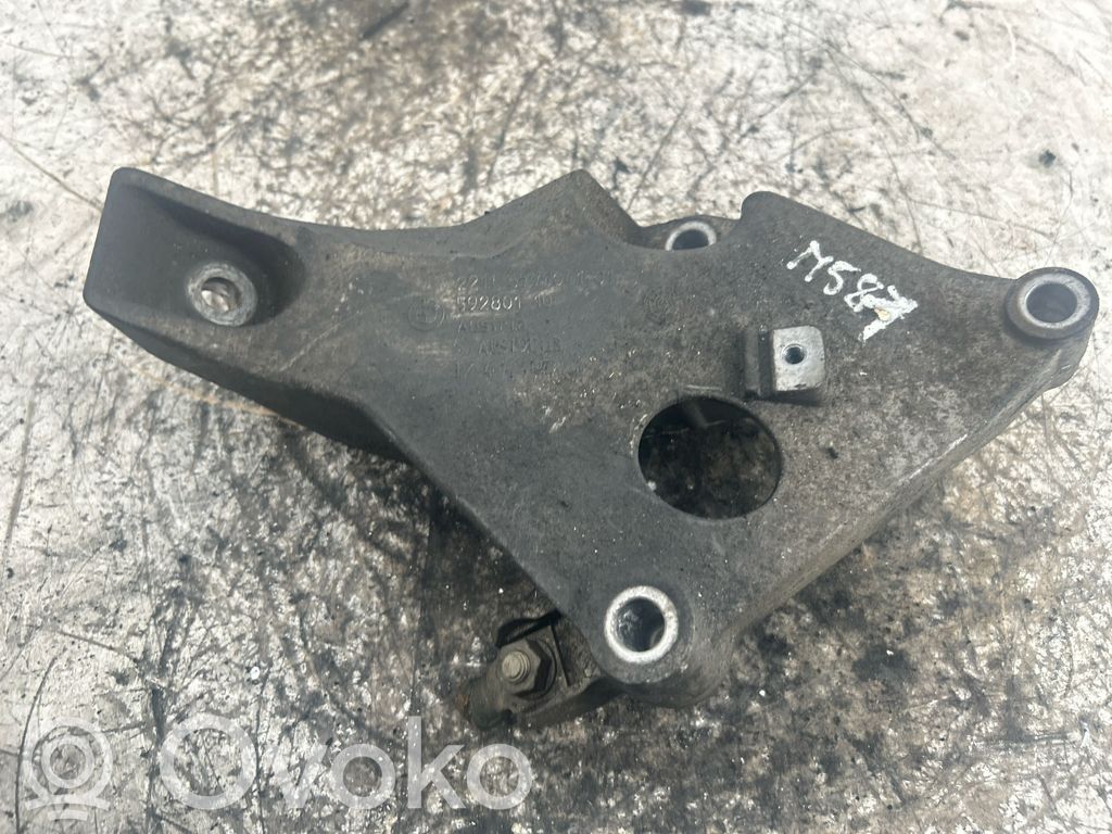 BMW 1 E82 E88 Engine mounting bracket 