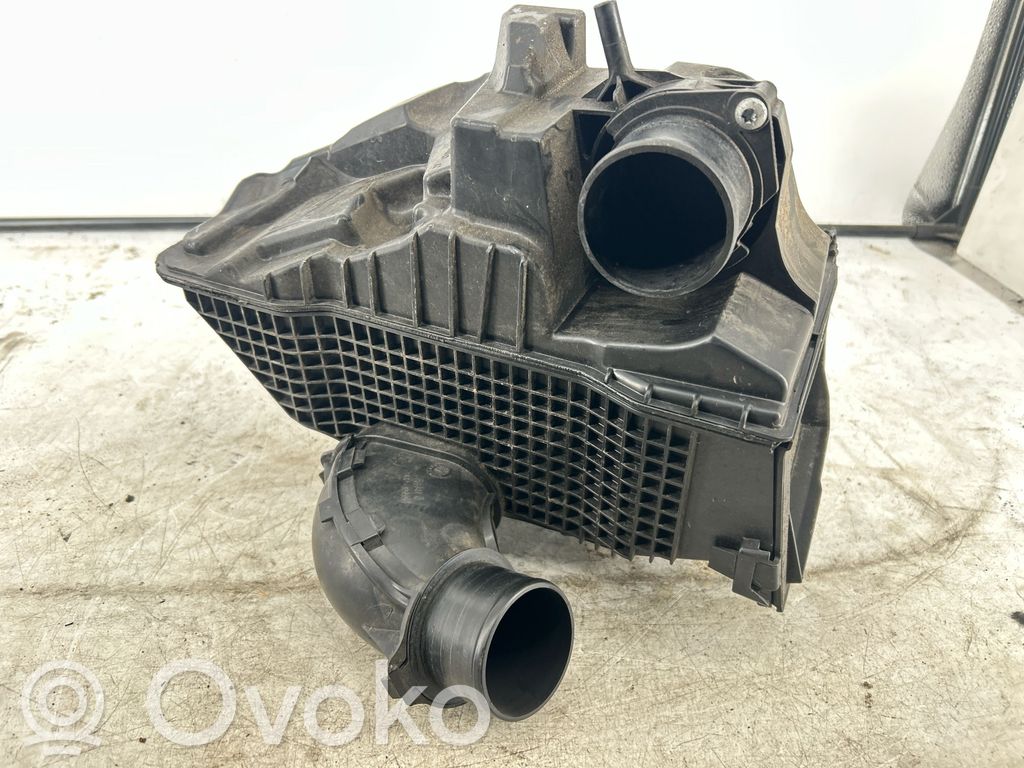 Renault Clio IV Air filter box 