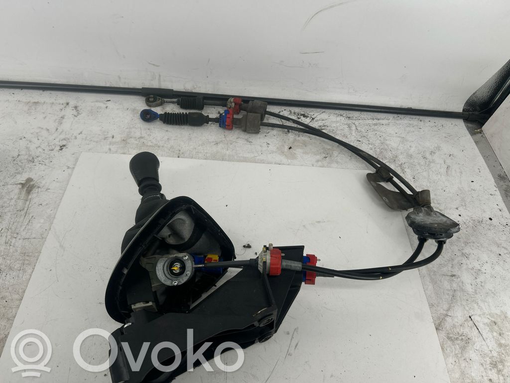Nissan Qashqai Lewarek zmiany biegów / górny 