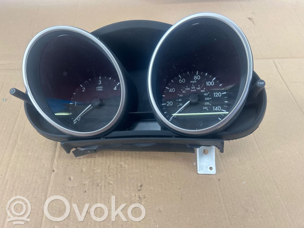 Mazda 5 Geschwindigkeitsmesser Cockpit 