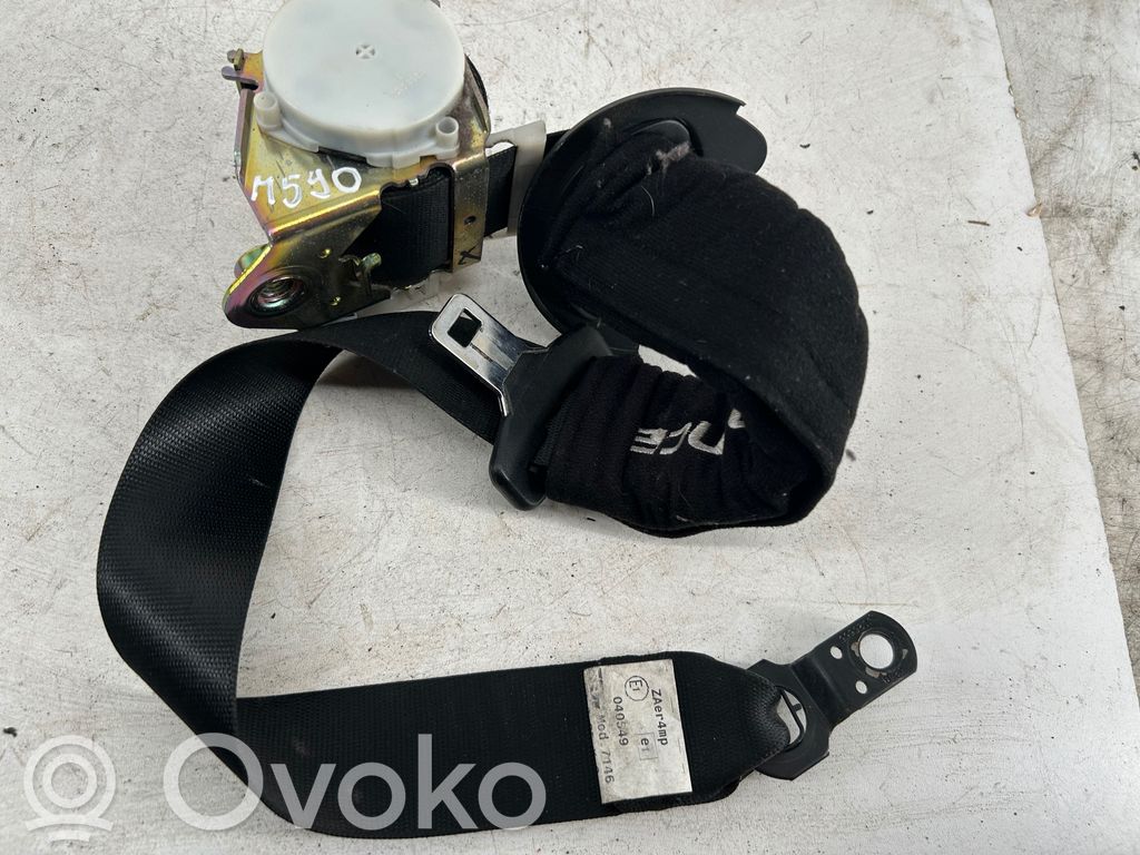 BMW X3 E83 Etuistuimen turvavyö 