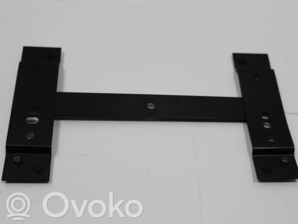 Volvo XC40 Ramka tylnej tablicy rejestracyjnej 