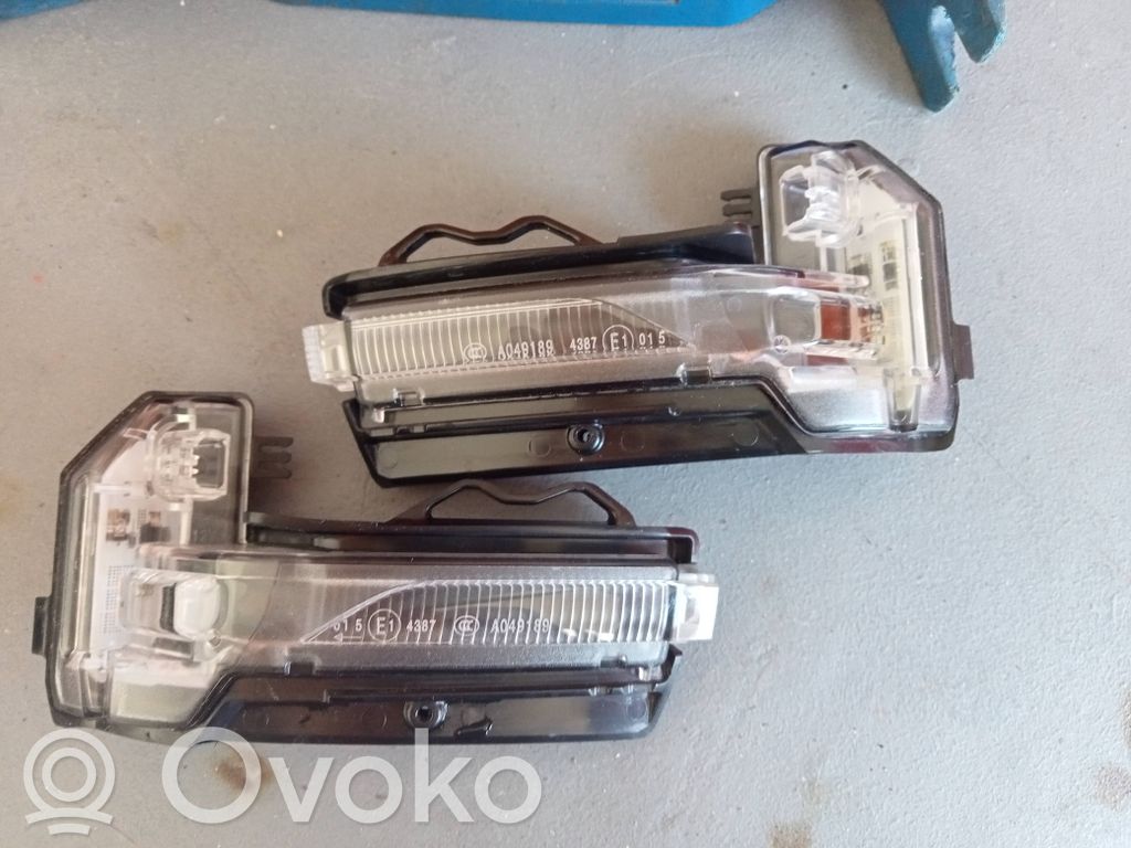 Audi Q3 F3 Peilin suuntavilkku 