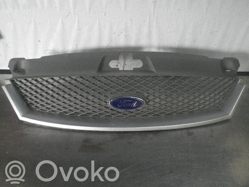 Ford Mondeo Mk III Etupuskurin ylempi jäähdytinsäleikkö 