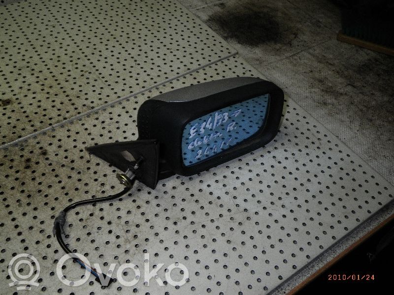 Front door electric wing mirror
