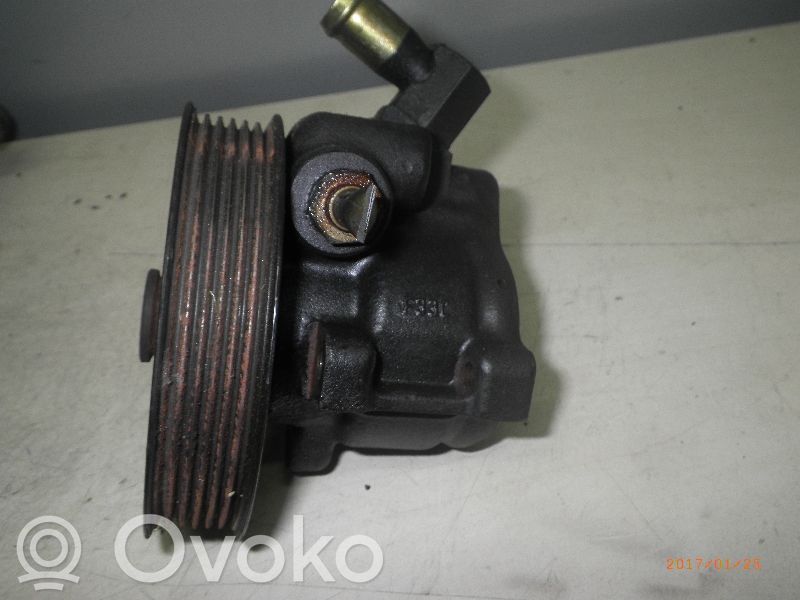 Ford Mondeo MK II Ohjaustehostimen pumppu 