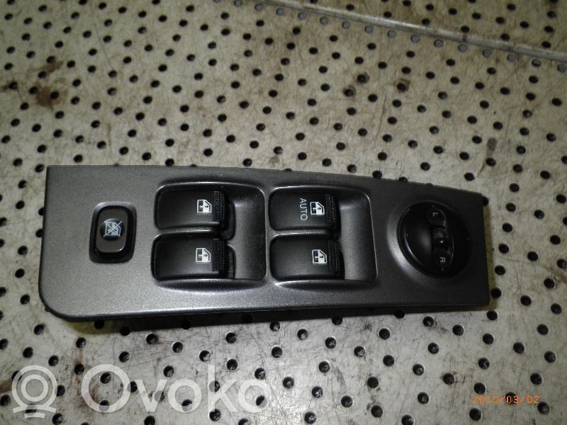 Hyundai Matrix Electric window control switch 