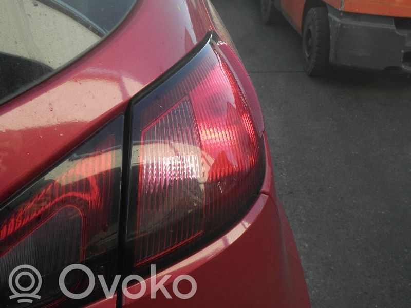 Mitsubishi Colt CZ3 Aizmugurējais lukturis virsbūvē 