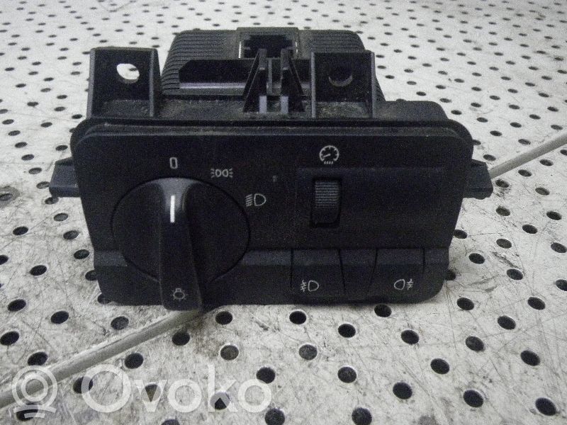 Comutator lumini   61316901430