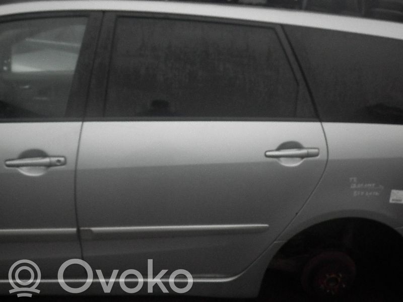 Mitsubishi Grandis Puerta trasera 