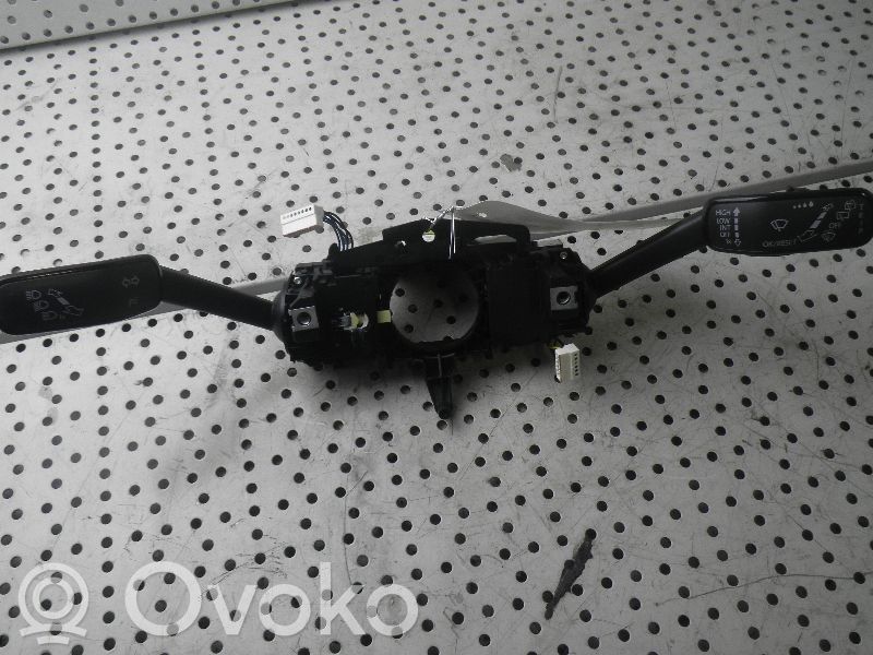 Volkswagen Golf VII Bloc semnalizator și ștergător parbriz 