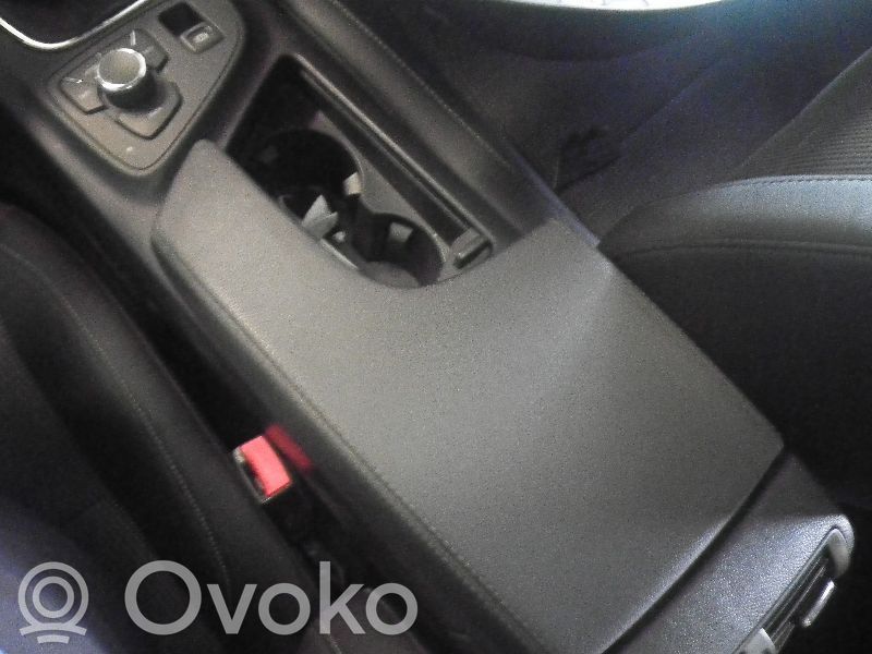Opel Insignia A Podłokietnik tunelu środkowego 