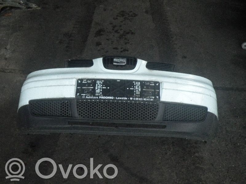 Seat Arosa Parachoques delantero 