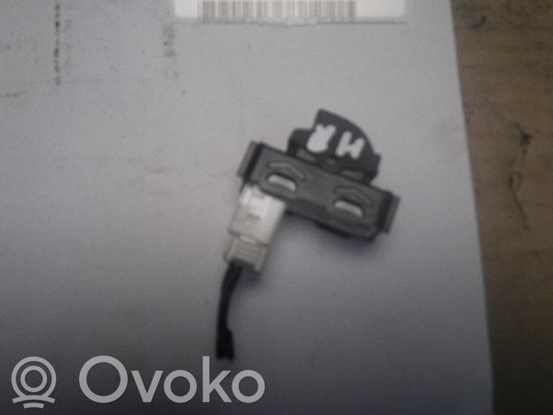 Electric window control switch   E31426