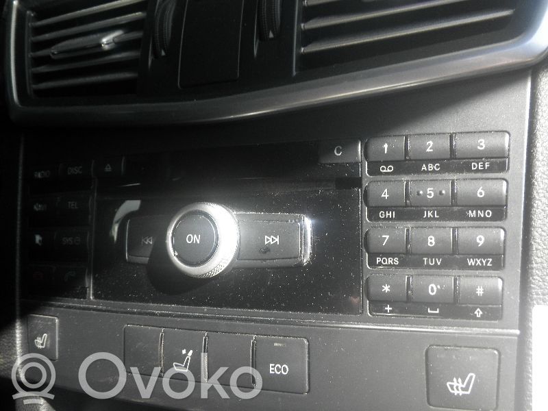 Mercedes-Benz E W212 Panel / Radioodtwarzacz CD/DVD/GPS 