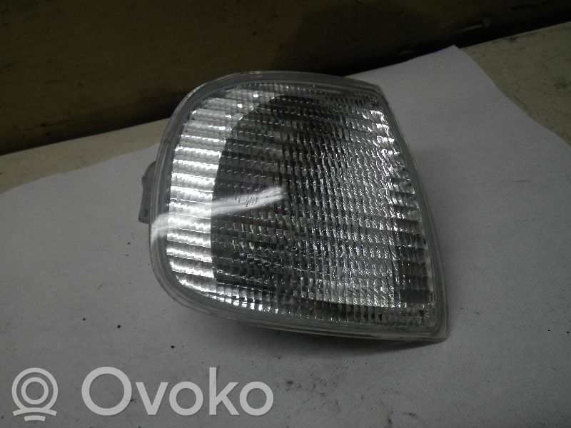 Front indicator light   084411517RF