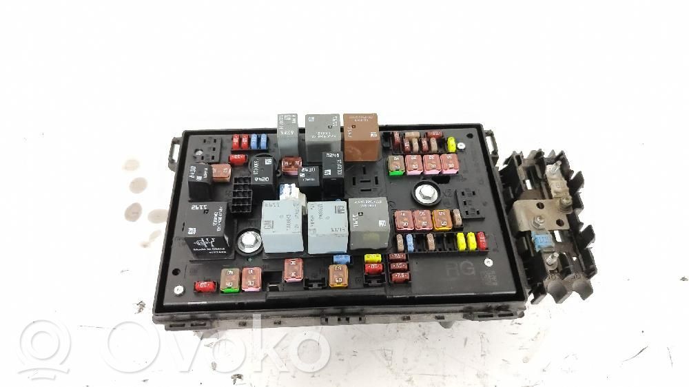 Opel Astra J Fuse box set 