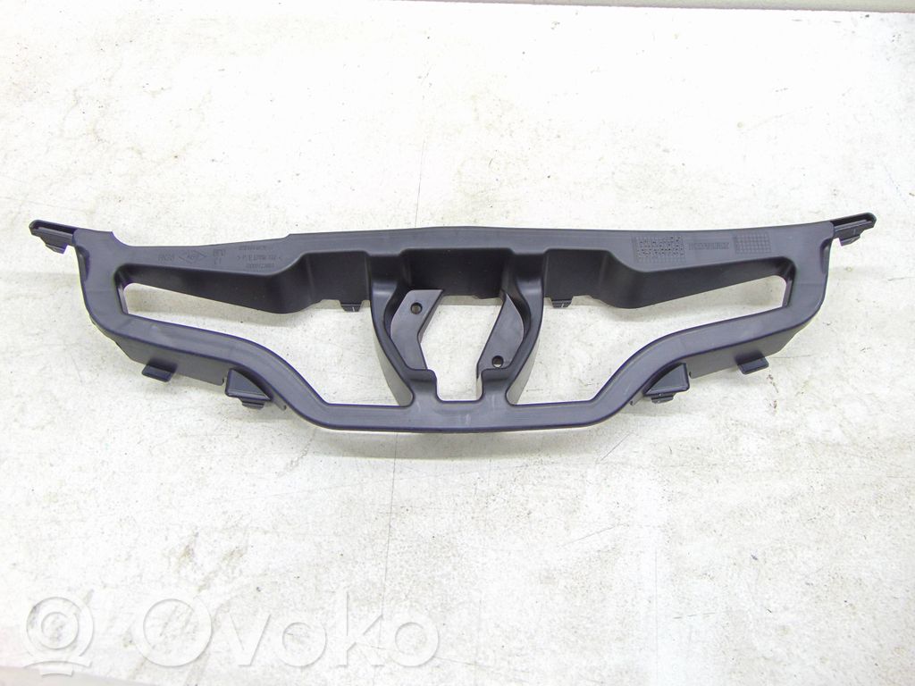Renault Clio IV Front bumper upper radiator grill 