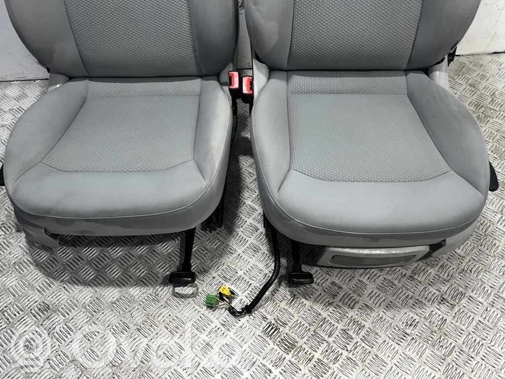 Interior set   8X0885405EAOH