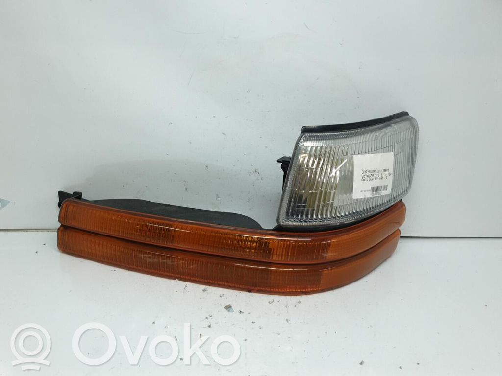 Chrysler Voyager Kierunkowskaz błotnika przedniego 