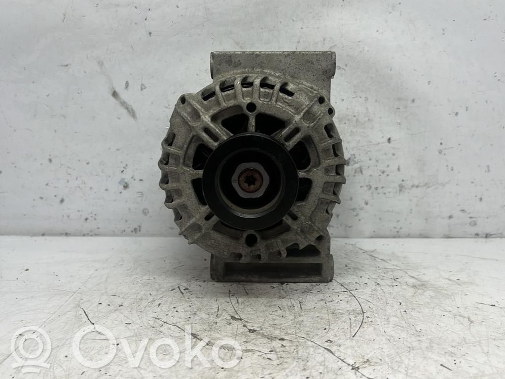 Opel Meriva B Generator/alternator 