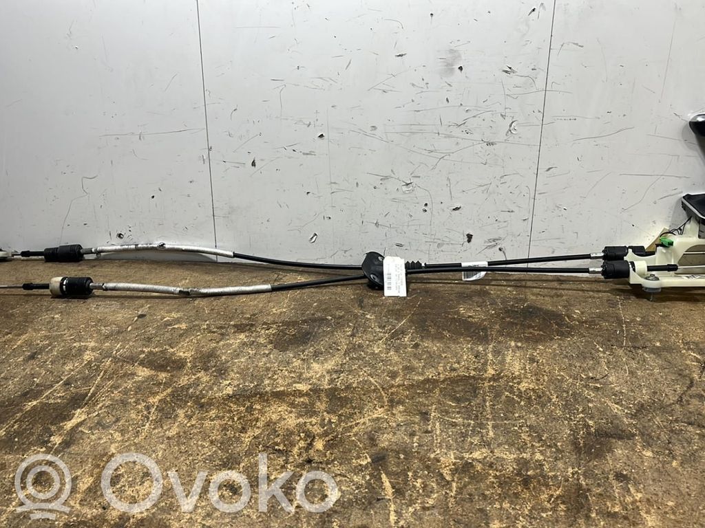 Volvo V40 Gear shifter/selector 