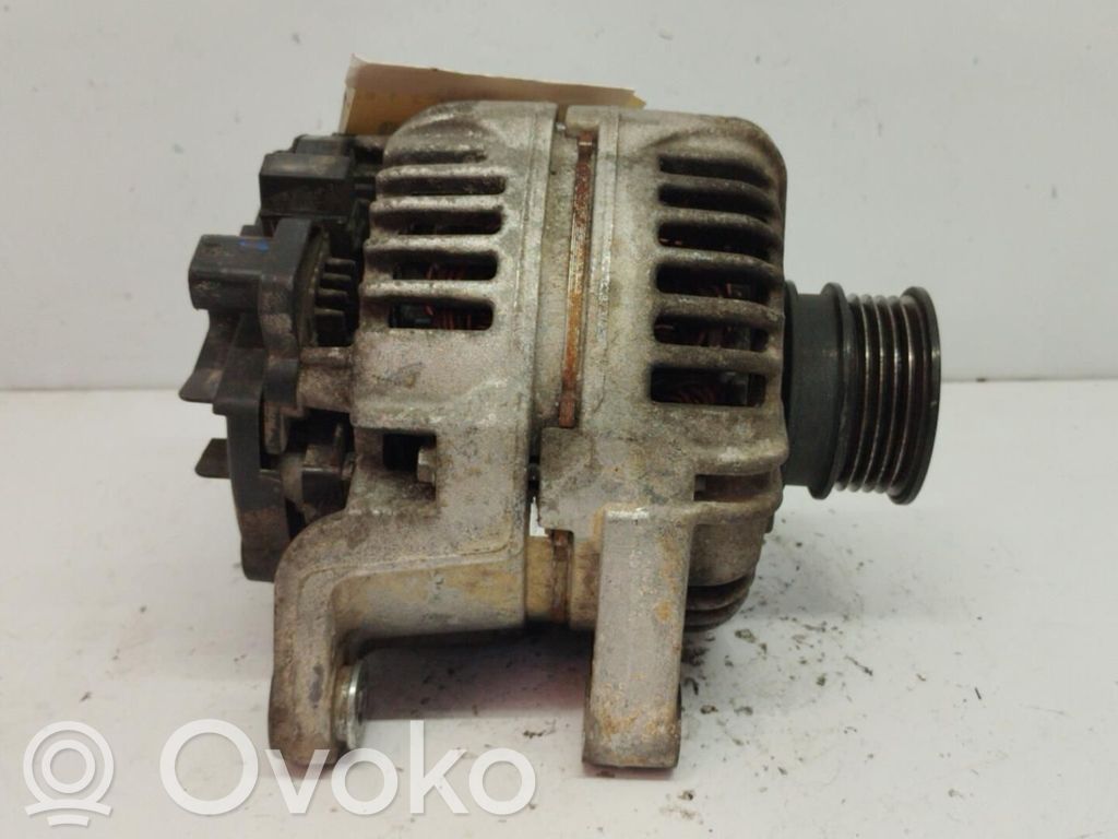 Opel Zafira B Alternator 