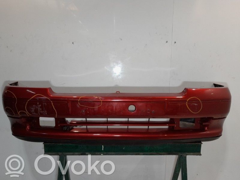 Renault Clio I Parachoques delantero 
