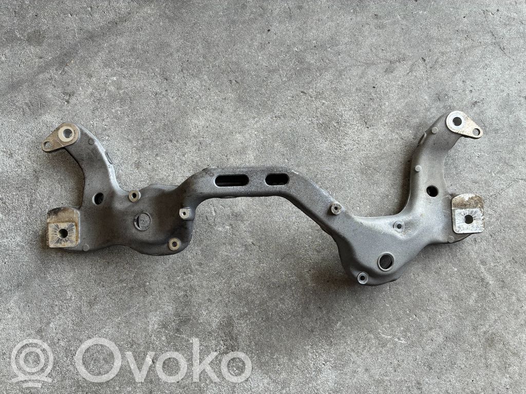 Porsche Cayenne (92A) Moottorin kiinnikekorvake 