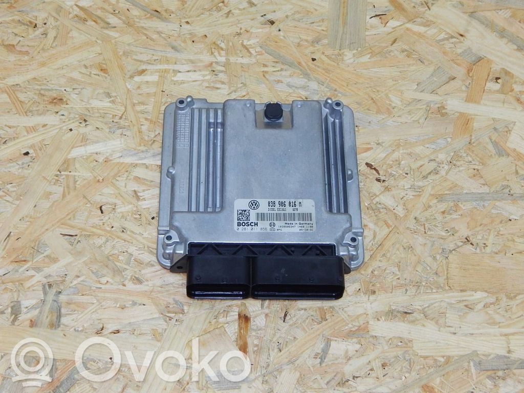 Volkswagen Transporter - Caravelle T5 Engine control unit/module 