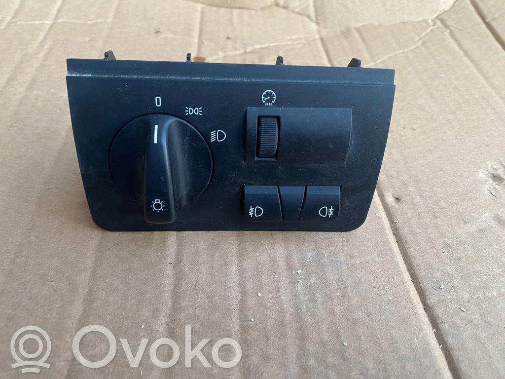 Light switch   8380255,030906,037045051