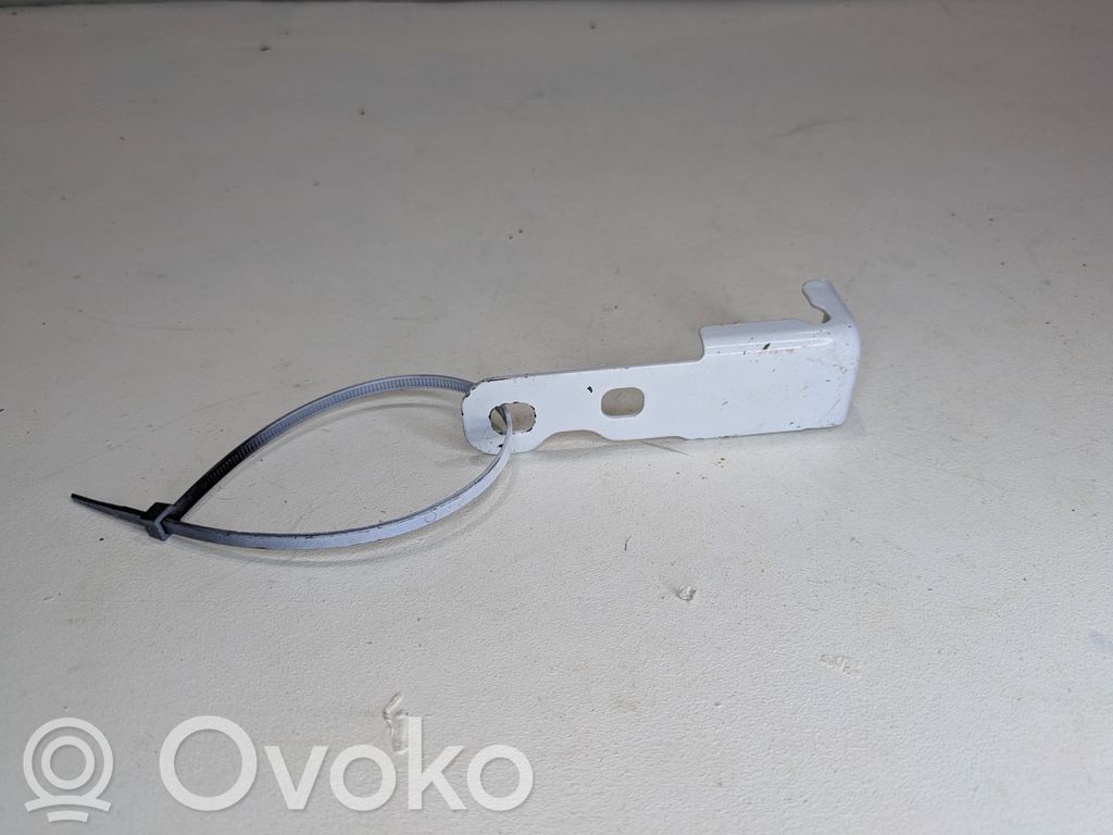 Audi A5 Supporto di montaggio del parafango 
