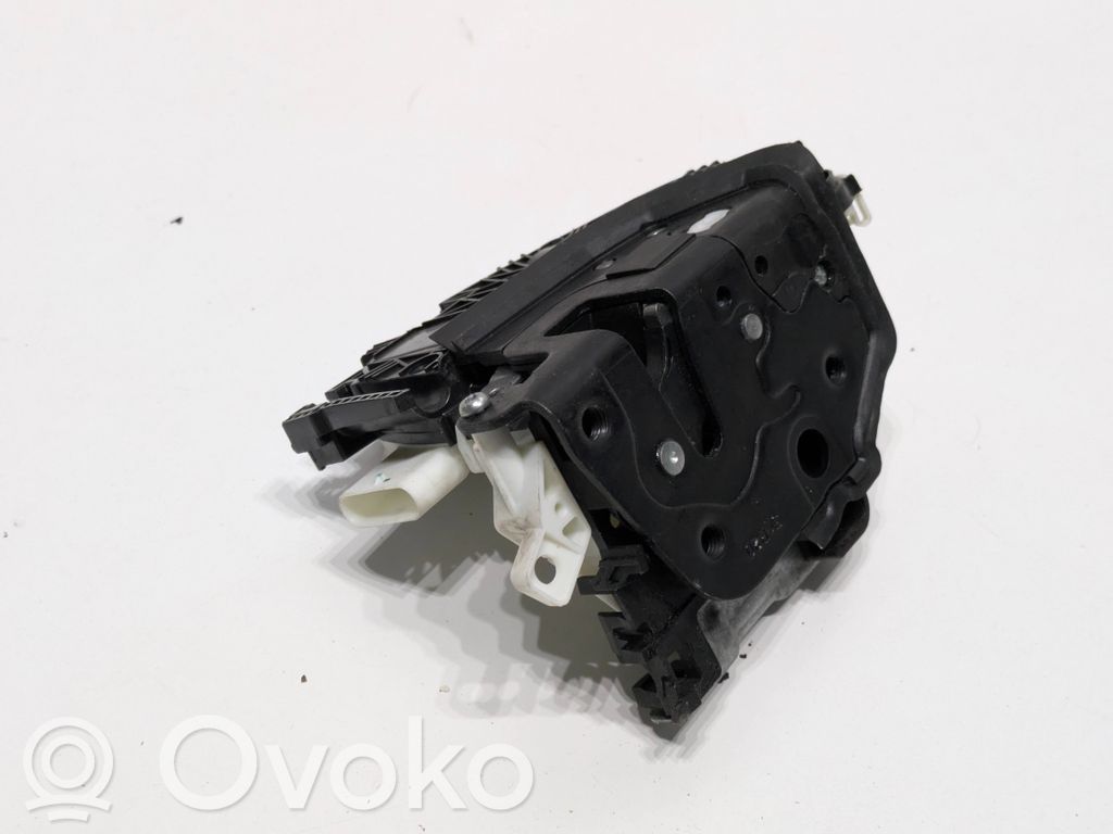 Audi A4 S4 B9 8W Zamek drzwi przednich 