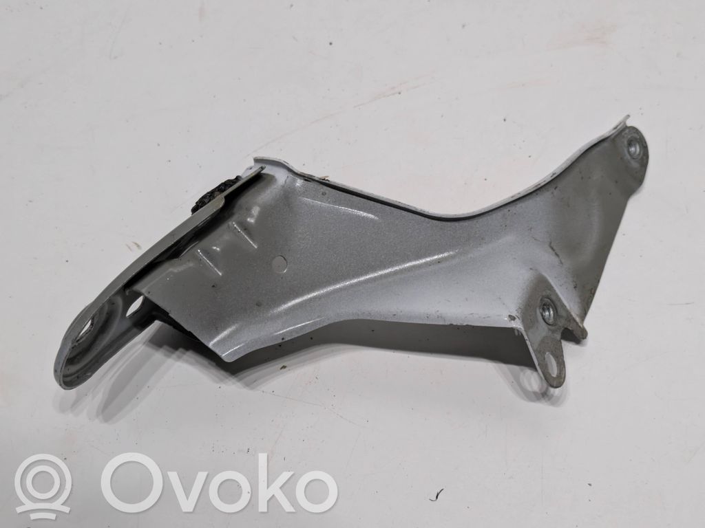Skoda Fabia Mk3 (NJ) Uchwyt / Mocowanie błotnika przedniego 