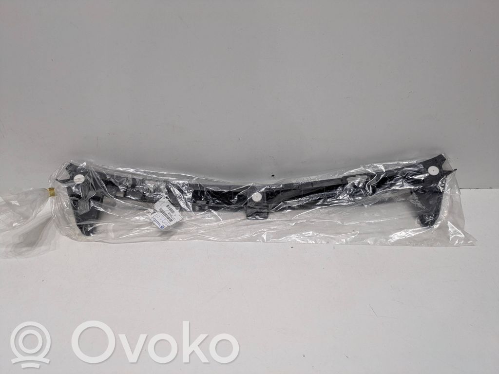 Rear bumper mounting bracket   13179908