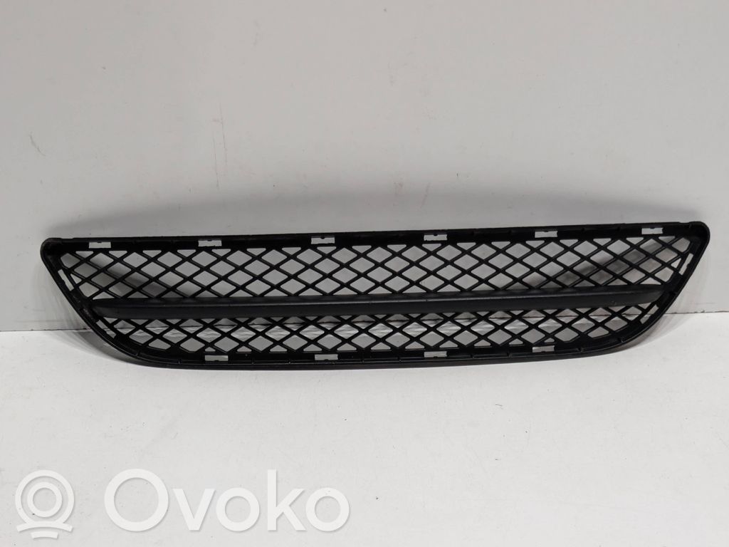 BMW 3 E90 E91 Apakšējais režģis (trīsdaļīgs) 