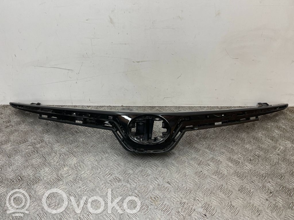 Toyota Corolla E210 E21 Etupuskurin ylempi jäähdytinsäleikkö 