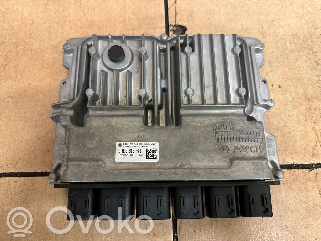 BMW 1 F40 Engine control unit/module 