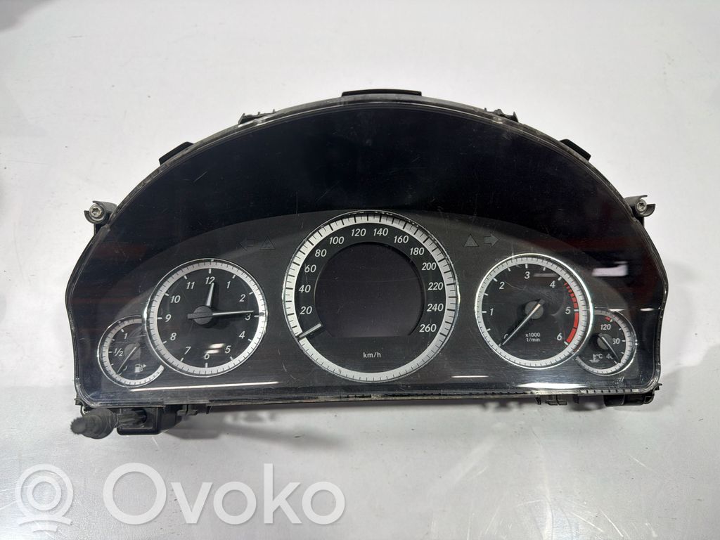 Mercedes-Benz E W212 Velocímetro (tablero de instrumentos) 