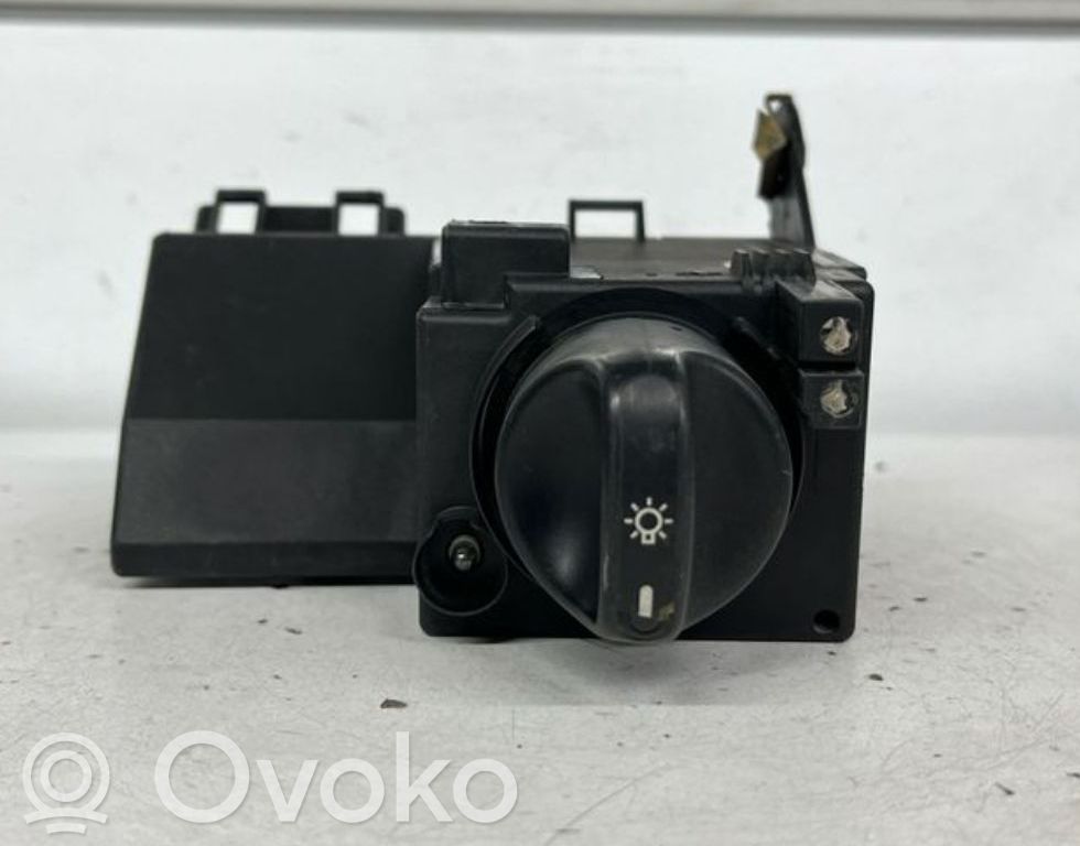 Mercedes-Benz E W210 Interruptor de luz 