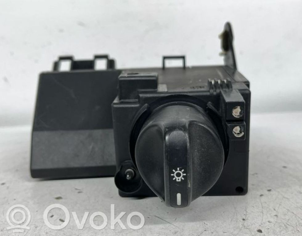 Mercedes-Benz E W210 Interruptor de luz 