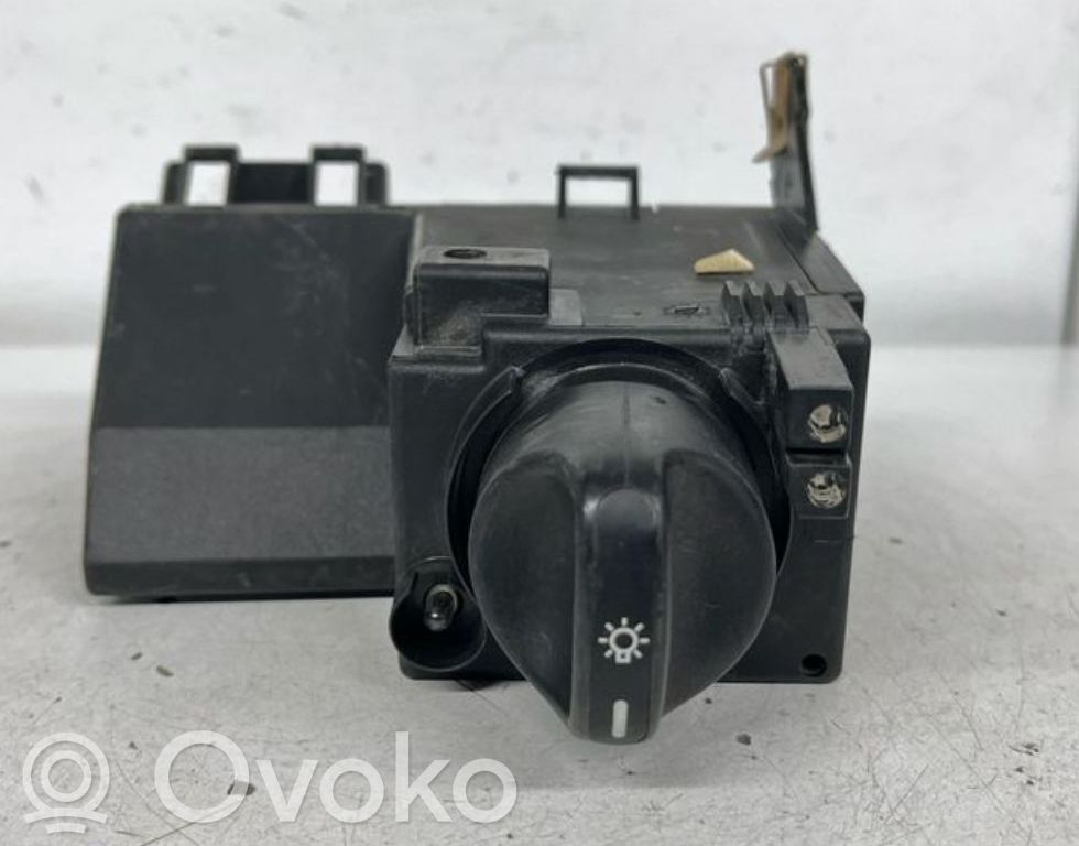 Mercedes-Benz E W210 Interruptor de luz 